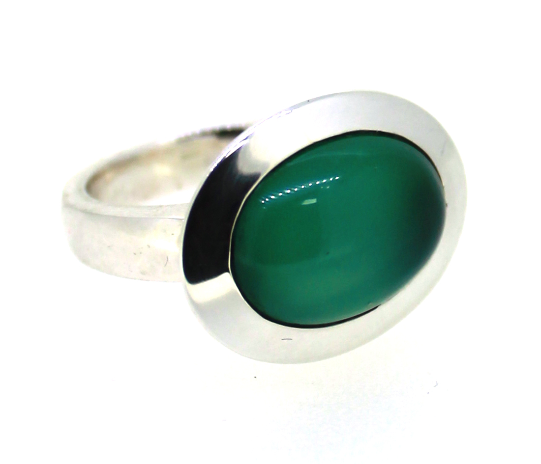 Bastian Inverun Ring mit grünem Bergkristall Bastian Inverun Ring mit grünem Bergkristall